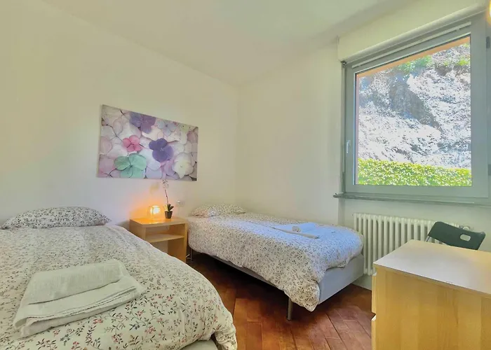 Gaeta 'lake View' Lägenhet San Siro (Lombardy)